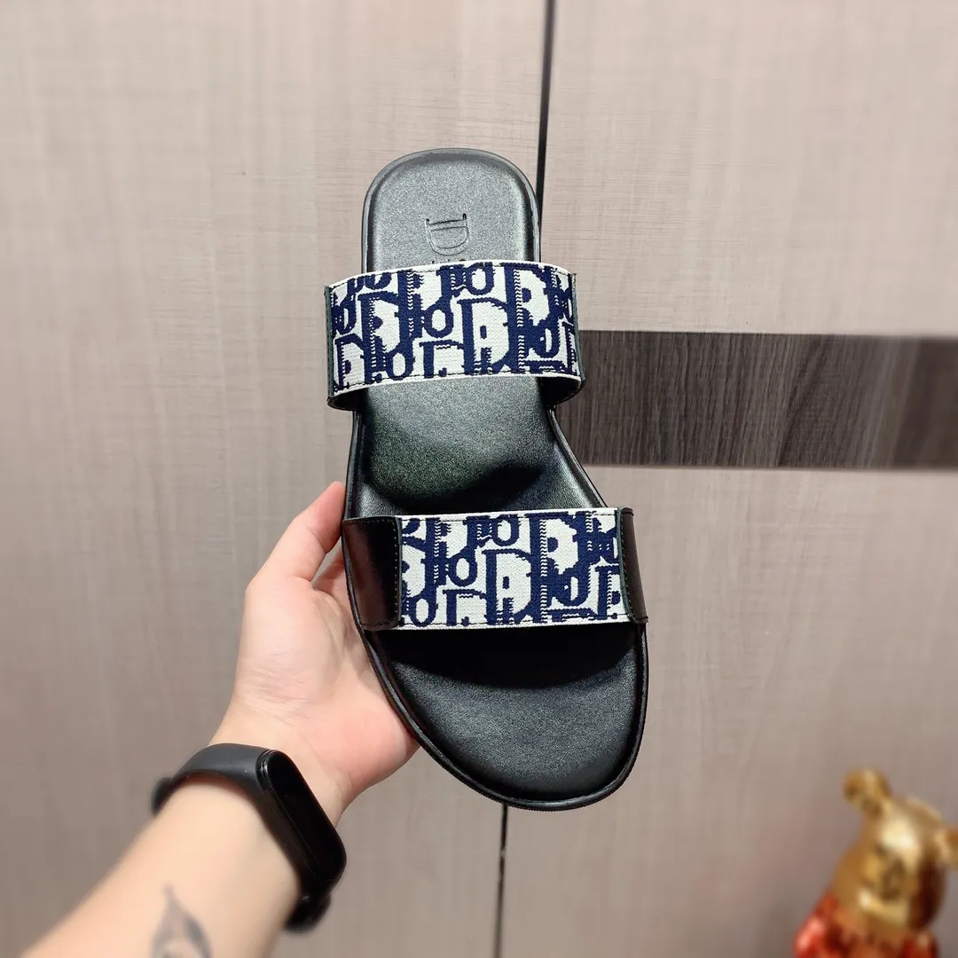 Slippers: New model factory price 220:🎩🎩🔥🔥《Dior* 》【High·Version】Series of slippers, top purchasing agent🔍🔍Men's 2020 counters are on sale at the same time, imported from Italy, original selected cowhide, exquisite workmanship,), sole: (super comfortable) original factory special supply Original sole, ⚠️Exclusive double-layer movable molded sole, super comfortable⚠️, real shot 🎬The real thing is more beautiful🔍🔍original quality, you can go in and out of the counter at will, 266 positive code 38-44, long-term availability